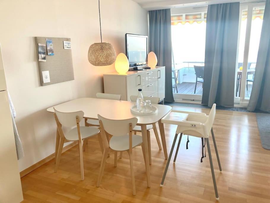 Panoramablick Und Den Strand Direkt Vor Der Tuer Apartment Kiel Ngoại thất bức ảnh